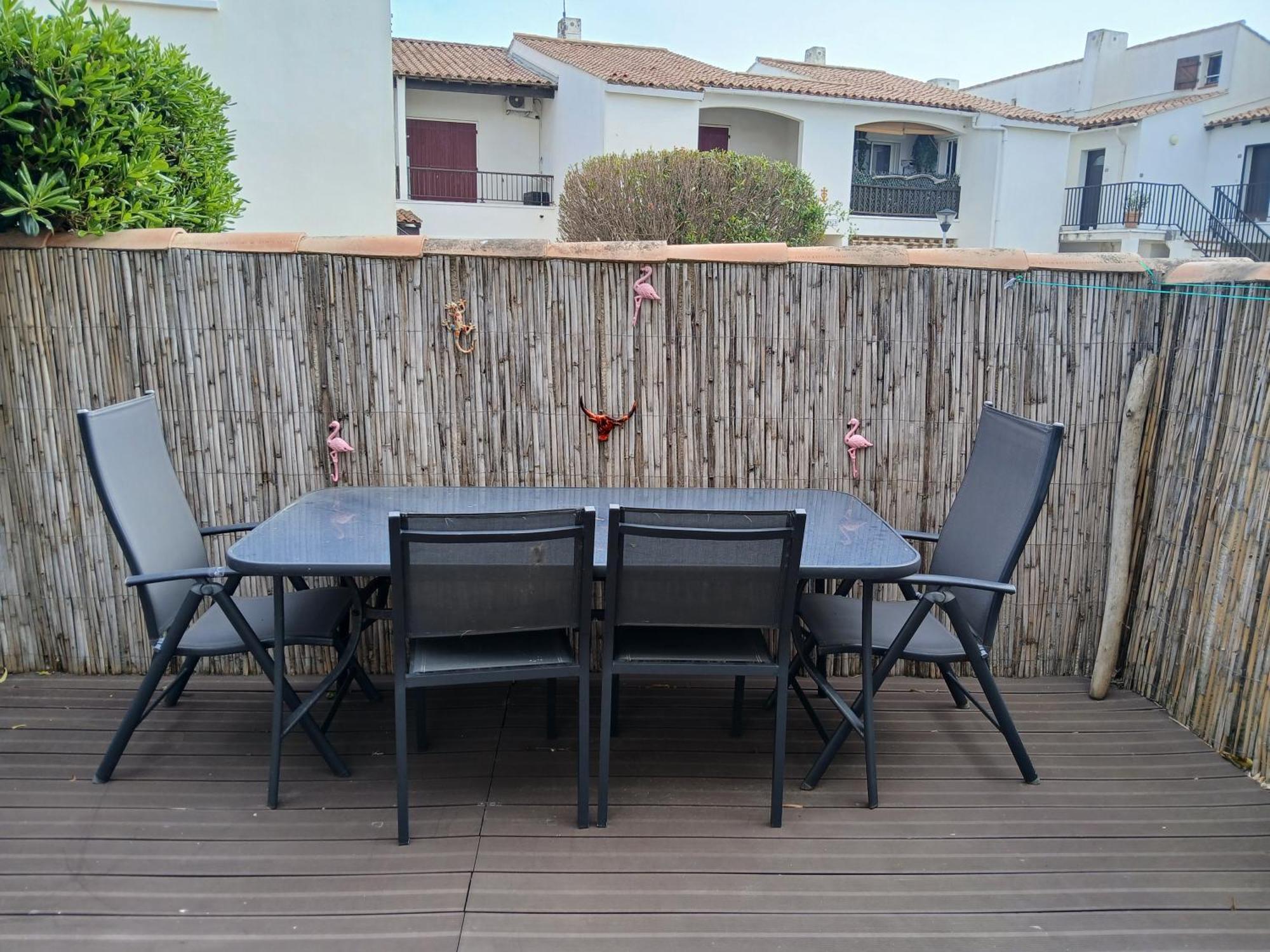 Jolie Appartement Refait A Neuf Saintes-Maries-de-La-Mer Exterior foto